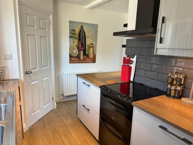 Netflix Home Jacuzzi Gym Fast Wifi Ps5 Free Parking 2 Spaces Hereford Eksteriør billede