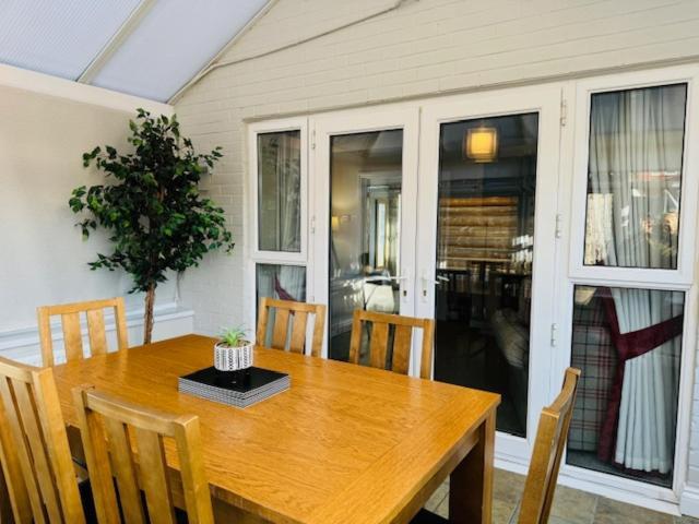 Netflix Home Jacuzzi Gym Fast Wifi Ps5 Free Parking 2 Spaces Hereford Eksteriør billede