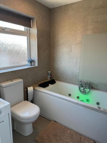 Netflix Home Jacuzzi Gym Fast Wifi Ps5 Free Parking 2 Spaces Hereford Eksteriør billede